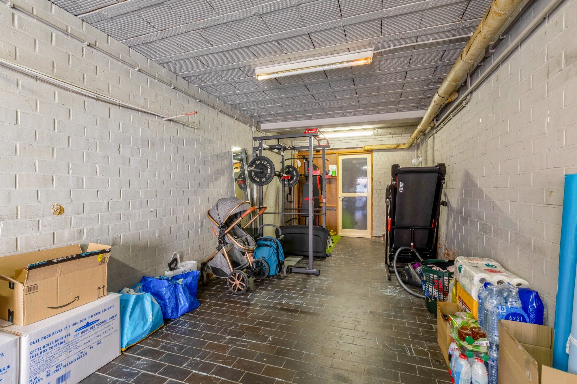 Goed gelegen bel-etage met 2 slaapkamers en inpandige garage foto 12