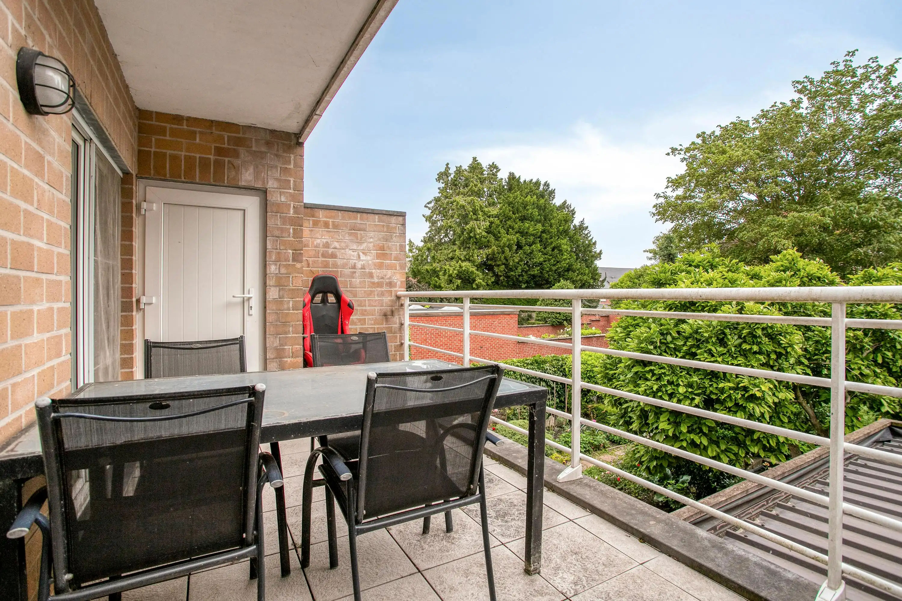 Instapklaar appartement met ruim terras in centrum Poperinge foto 8
