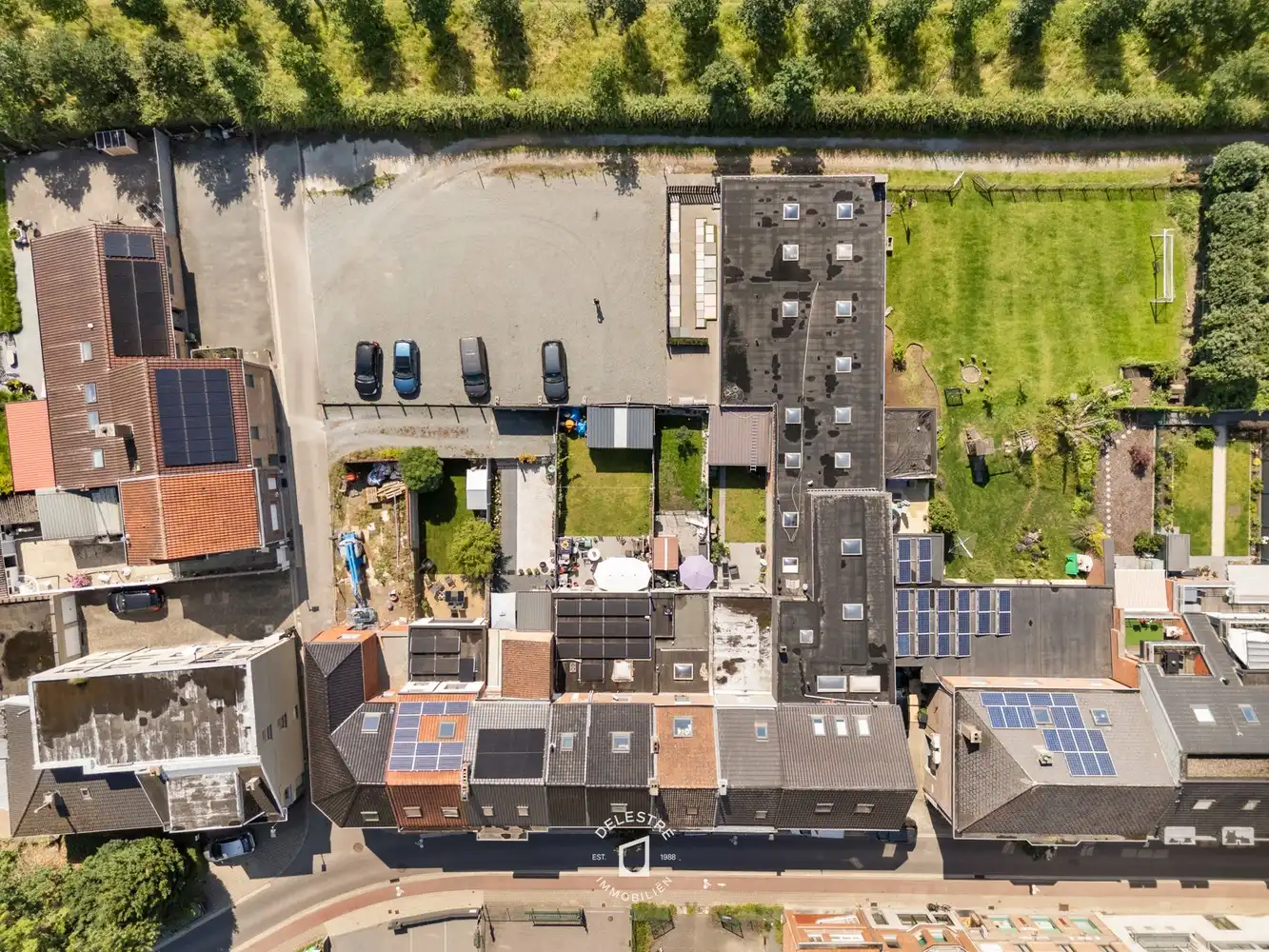 ERG RUIME KWALITATIEF VERHUURDE HANDELSWONING + GROND OF PARKING 12a23ca foto 4