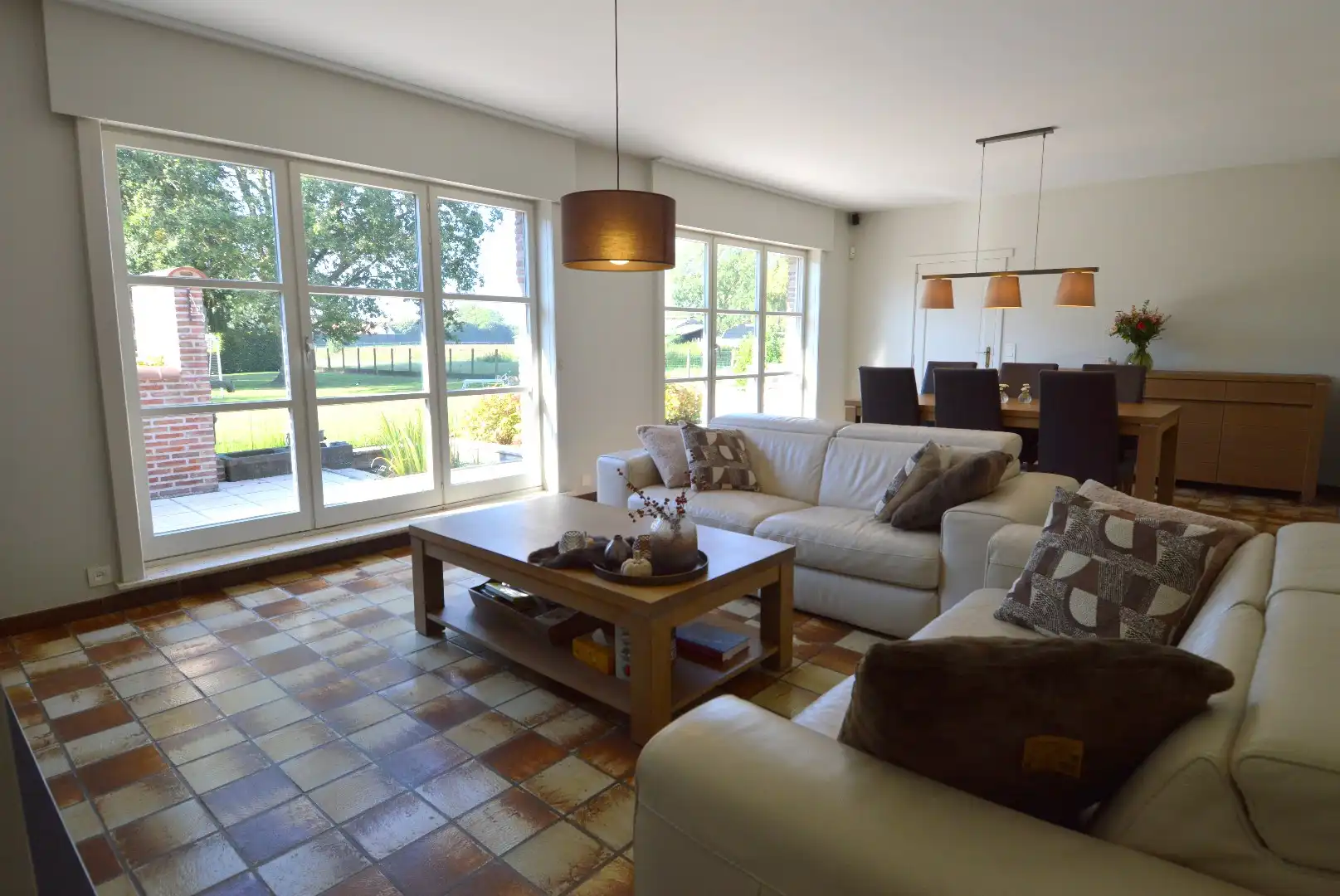 Ruime villa met 4 slaapkamers en prachtige zuidwest gerichte tuin te Spiere-Helkijn foto 3