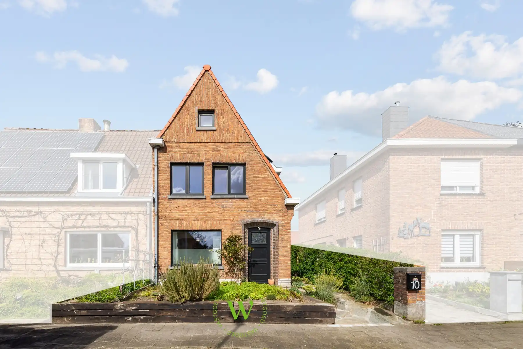 Karaktervolle, gerenoveerde halfopen woning met label B. foto {{pictureIndex}}