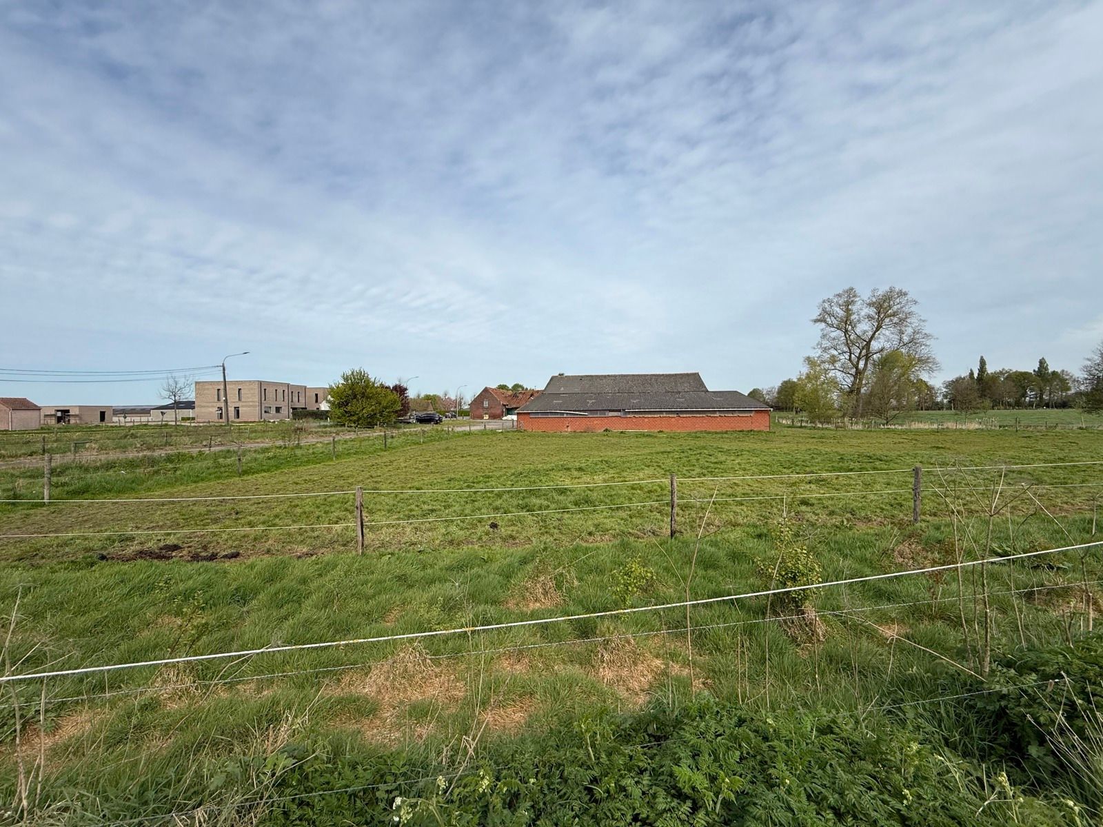 Te renoveren hoeve met woning en verschillende bijgebouwen foto 24