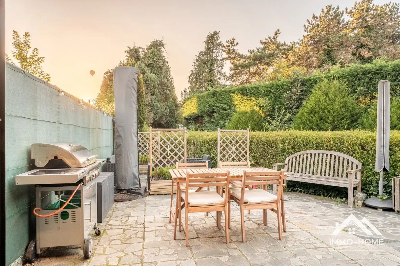 Charmante instapklare halfopen woning met ruime oprit! foto 6