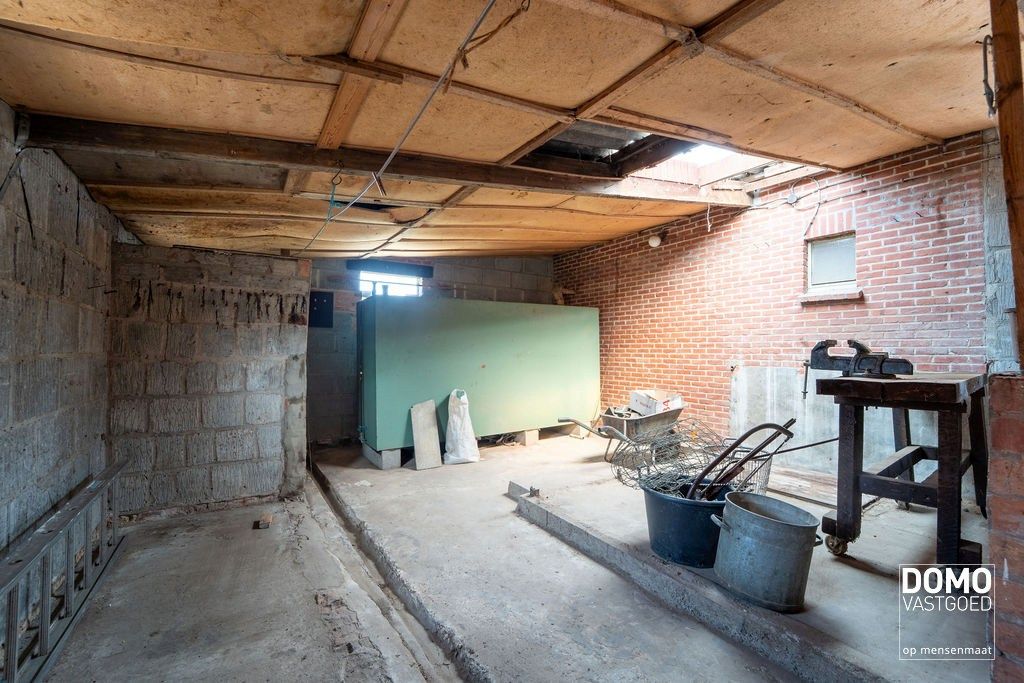 Te renoveren woning met grote tuin en achterliggende stal  foto 17