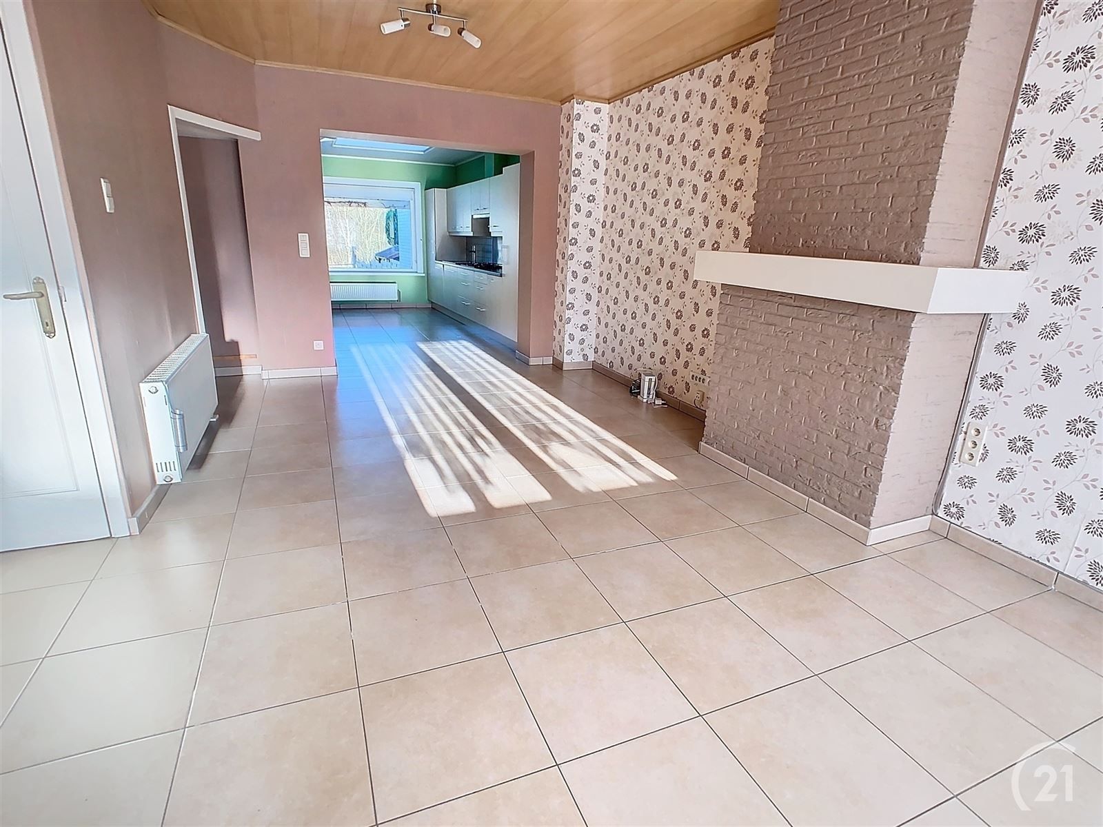 Gerenoveerde woning met tuin in rustige straat foto 9