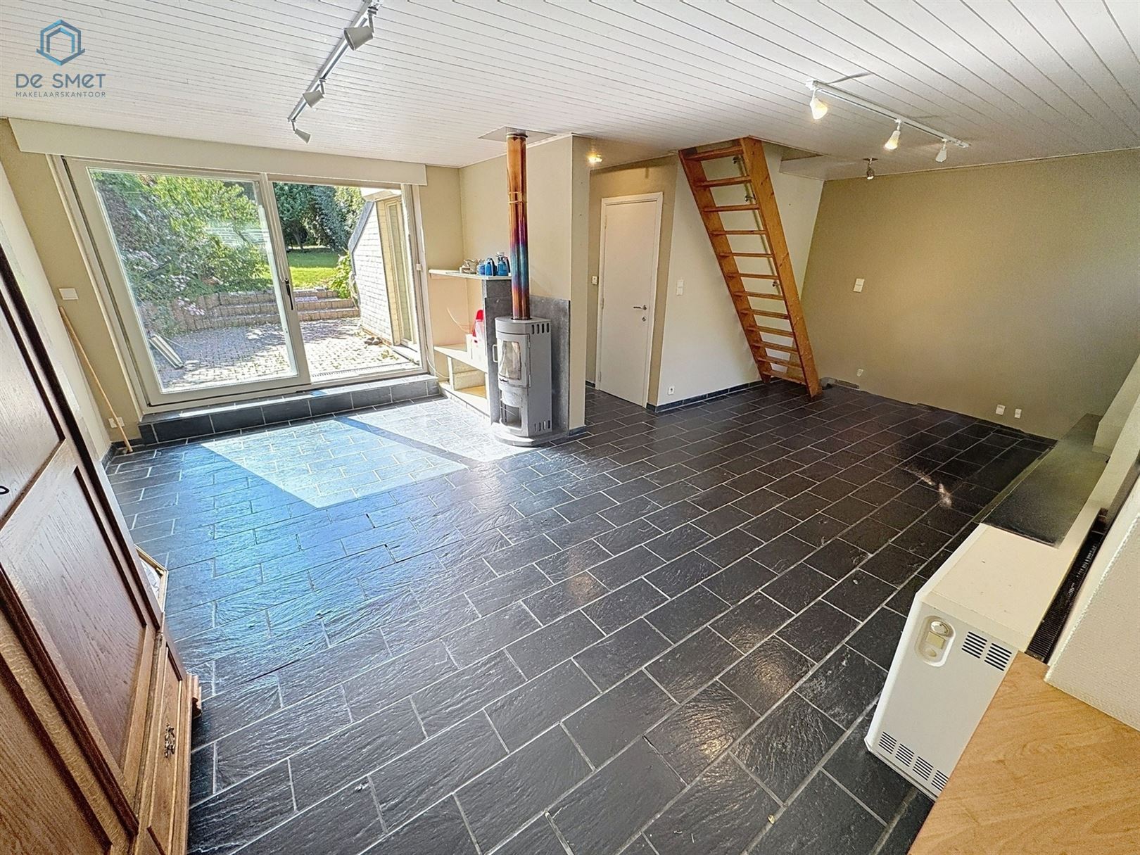 Te renoveren woning met prachtige tuin in rustige, doodlopende straat foto 2