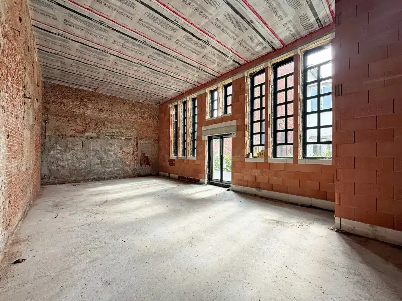 Bedrijfspand met woning foto 3