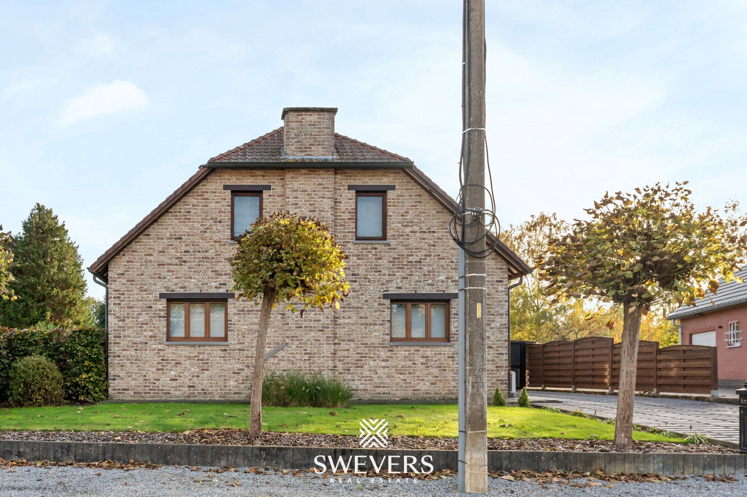 Ruime vrijstaande woning met zuid gerichte tuin in Paal foto {{pictureIndex}}