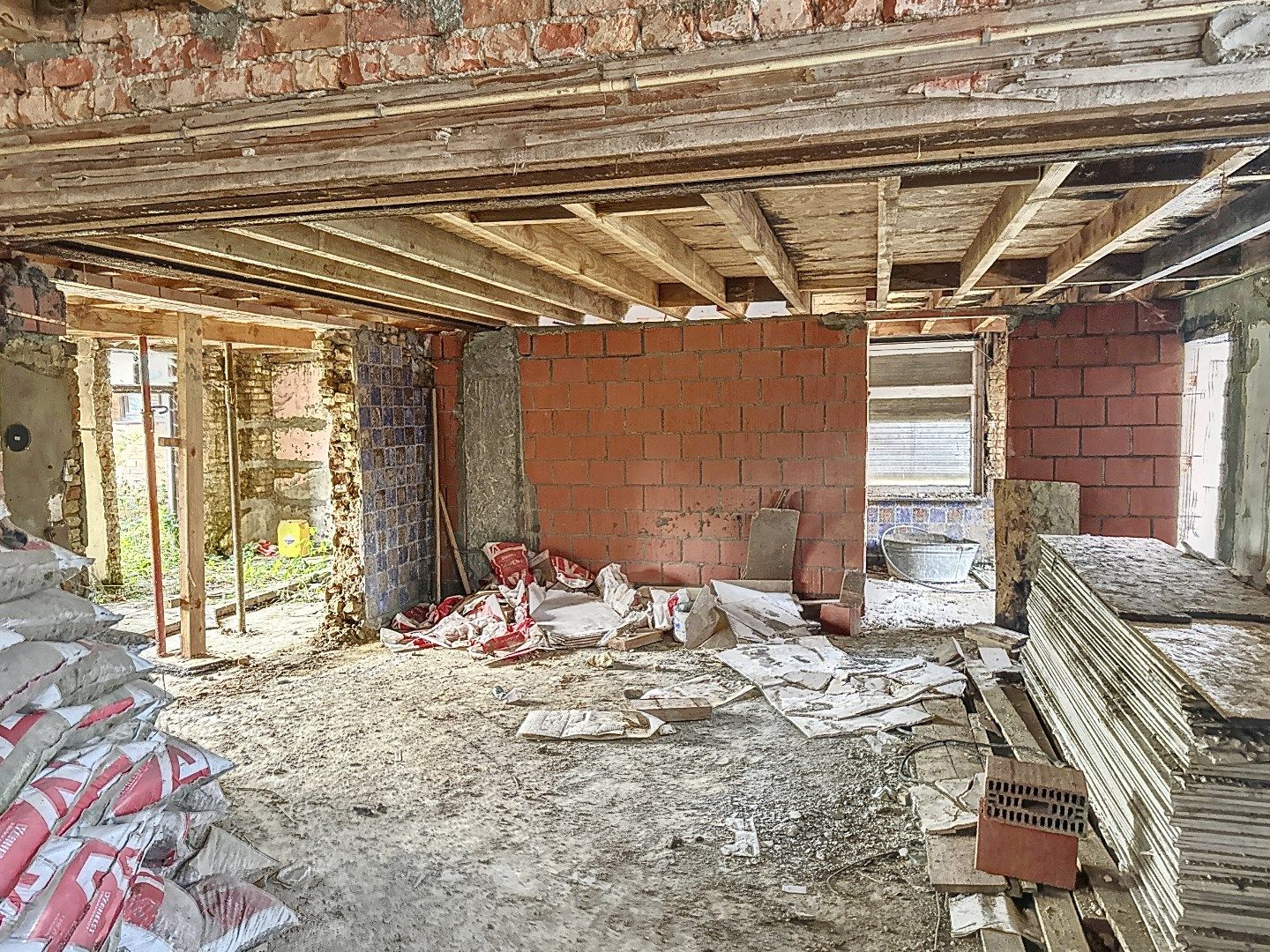 2 TE RENOVEREN WONINGEN MET TUIN foto 4