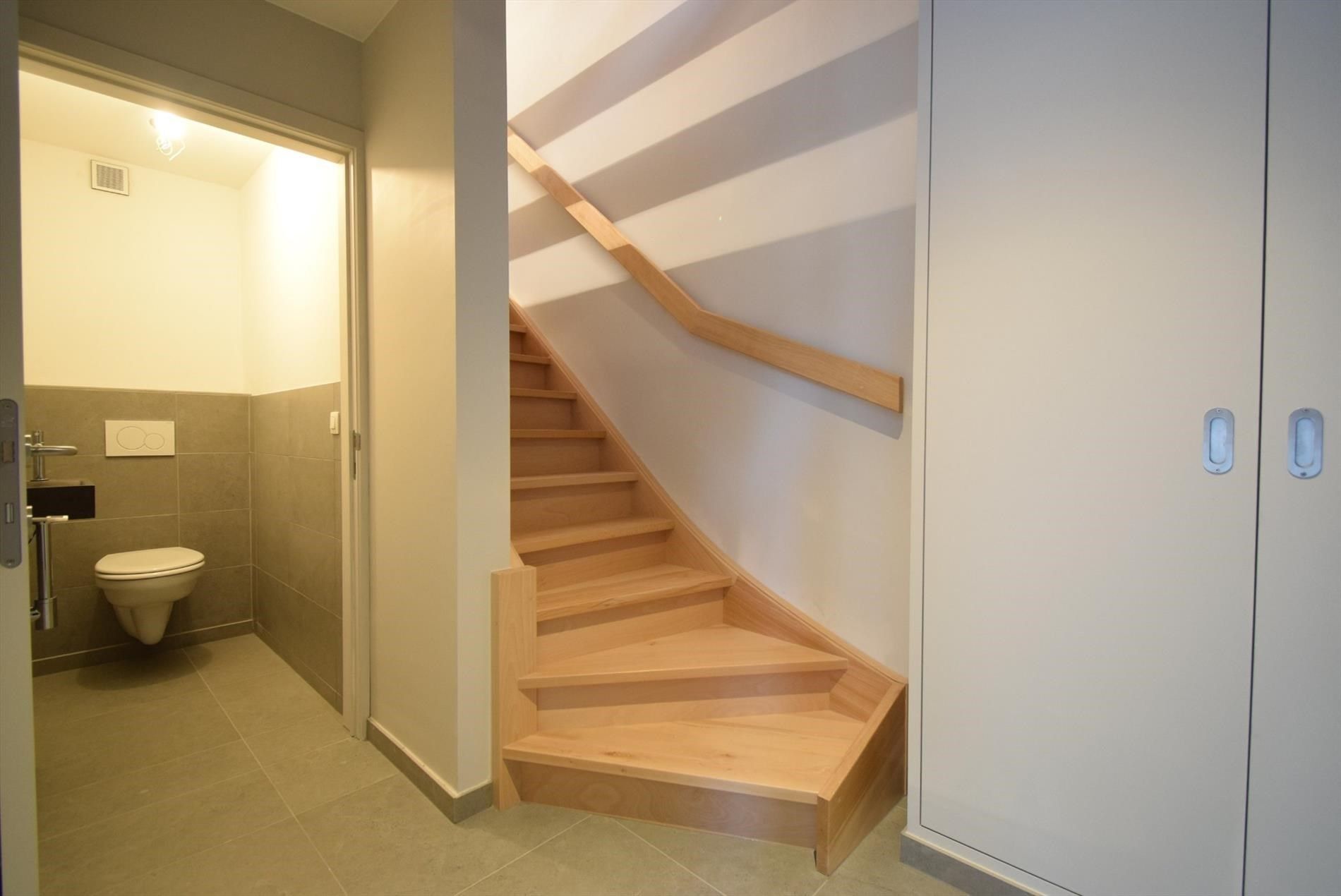 VOLLEDIG INSTAPKLARE NIEUWBOUWWONING MET ZONNEPANNELEN foto 10