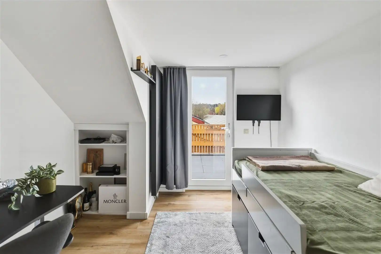 Volledig gerenoveerde gezinswoning met 5 slaapkamers foto 17