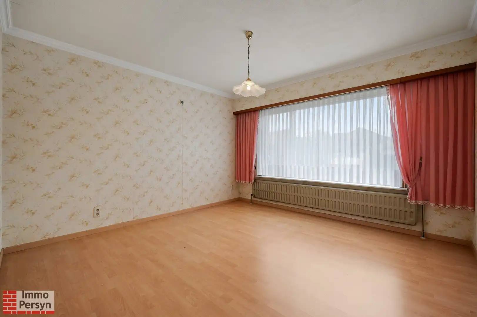 Vrijstaande bungalow met bijgebouw op een riant perceel foto 9