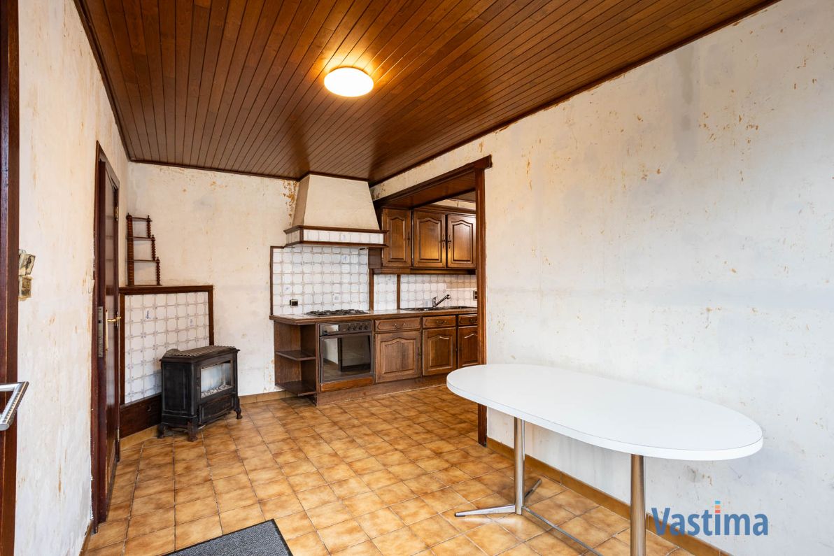 Te renoveren, halfopen woning met zuid gerichte tuin foto 9