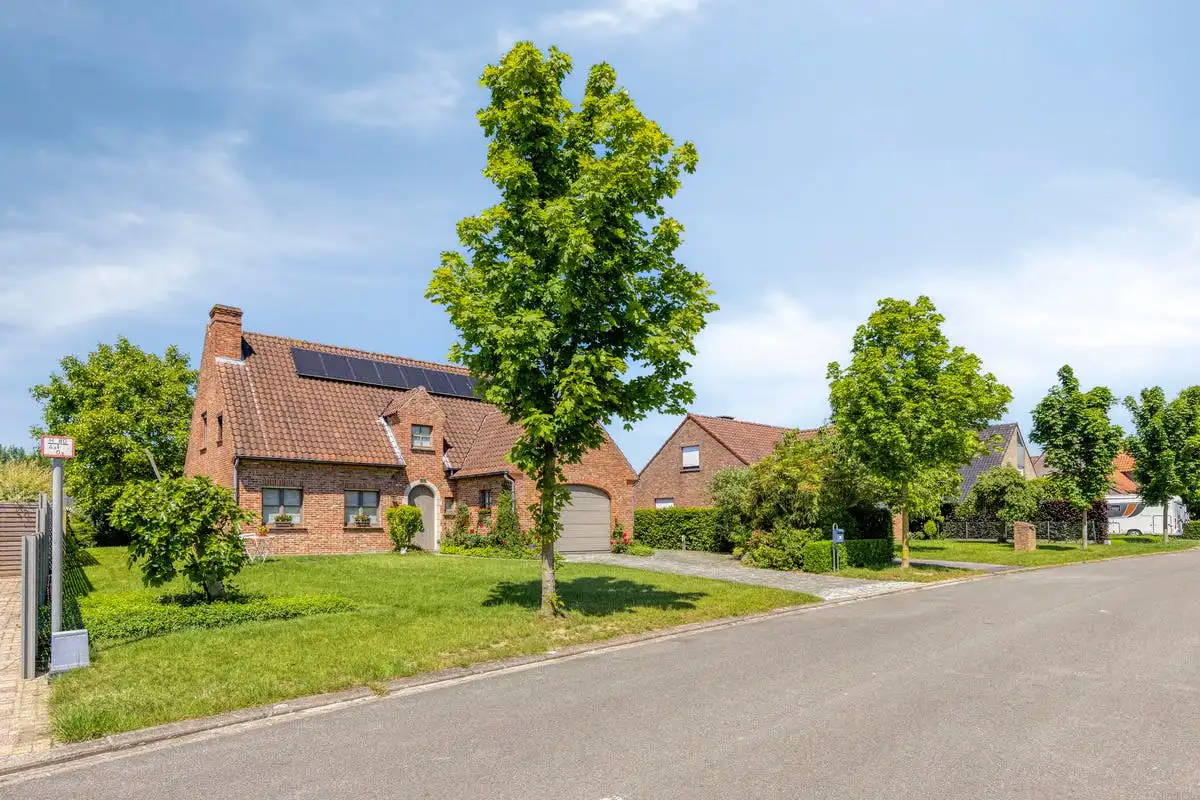Alleenstaand huis met 5 kamers te koop in Beveren-Leie foto 29