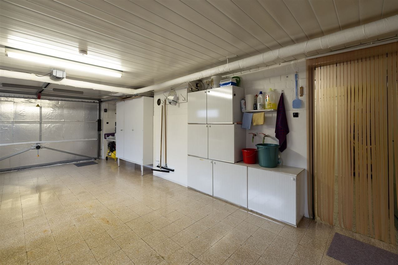 Netjes onderhouden woning op 11a95 grenzend aan agrarisch gebied foto 23