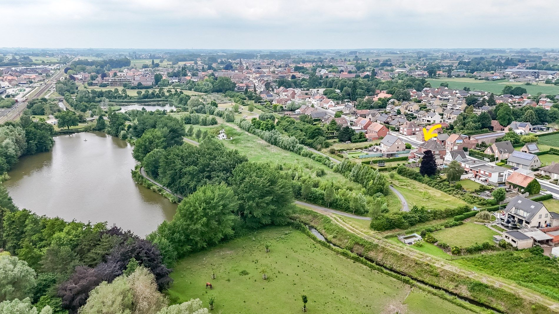 Halfopen woning op toplocatie met prachtig uitzicht op De Krekemeersen! foto 21