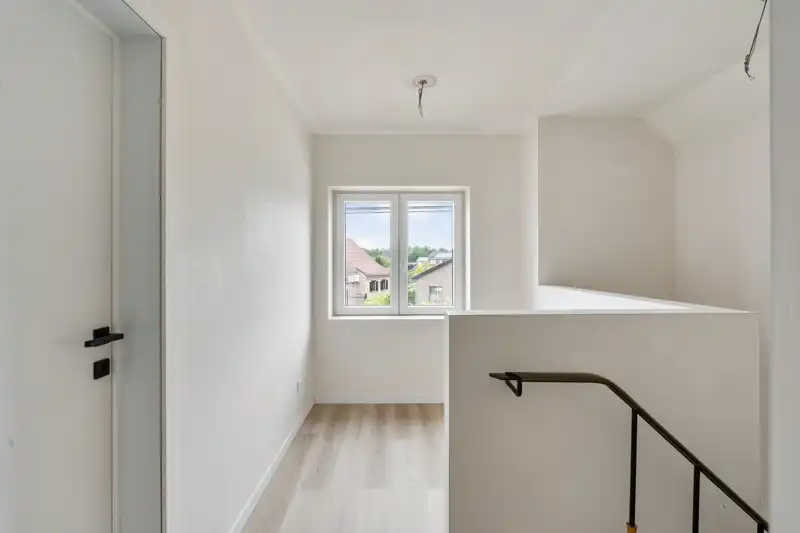 Totaal gerenoveerde woning op een perceel van 11are foto 22