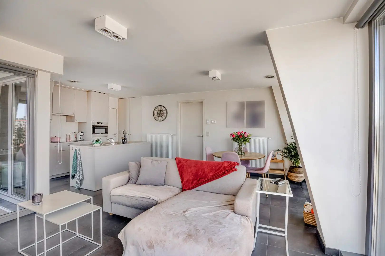 Mooi appartement met 2 slaapkamers in centrum Wevelgem! foto 5