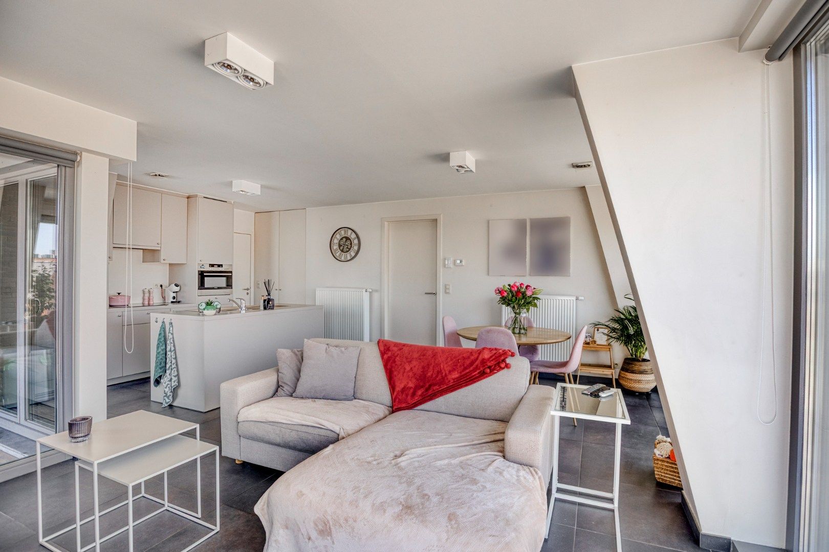 Mooi appartement met 2 slaapkamers in centrum Wevelgem! foto 5