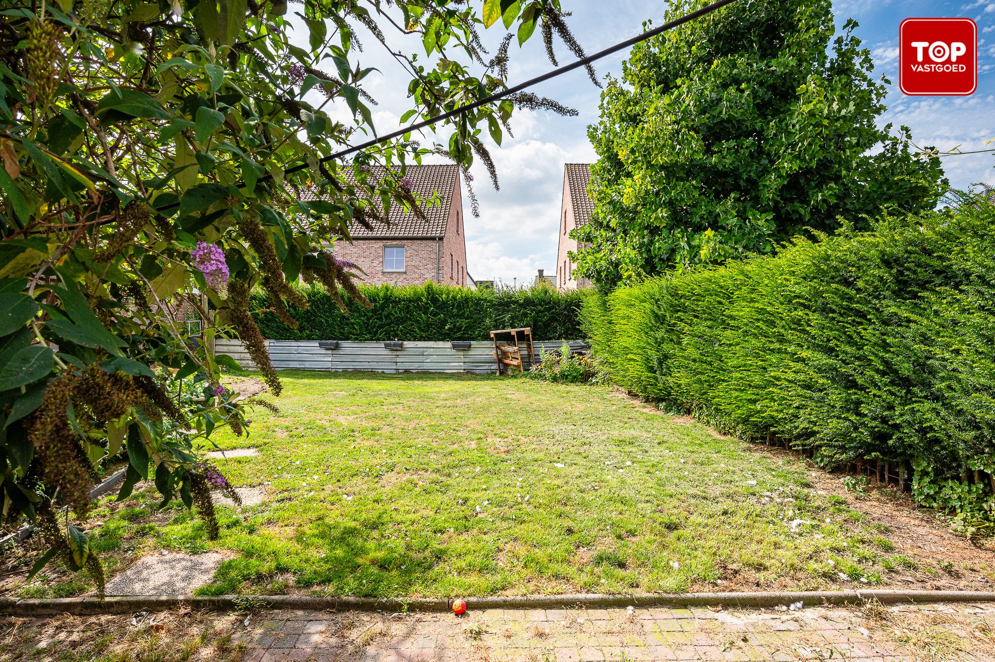 Ruime half open woning met mooie tuin en 5 slaapkamers. foto 25