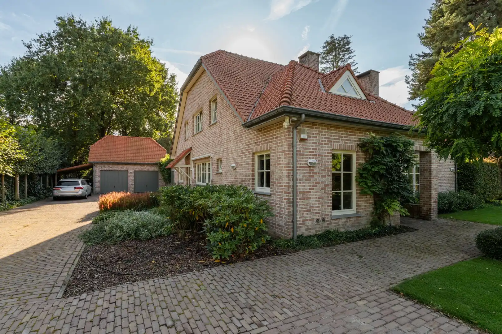 Charmante & sfeervolle, instapklare, energiecorrecte (EPC B) villa-landhuis met 6 slaapkamers, 3 badkamers, bureau én dubbele garage. foto 71