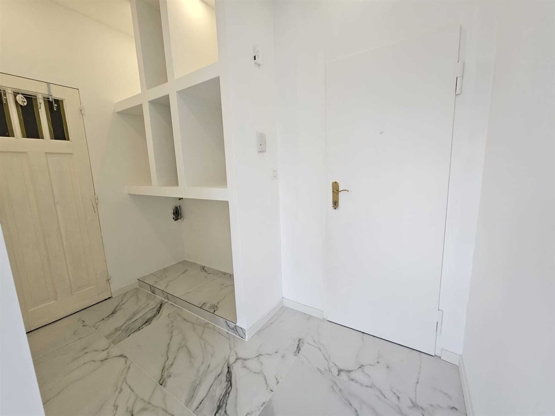 Gerenoveerd 1-Slaapkamer in Antwerpen foto 3