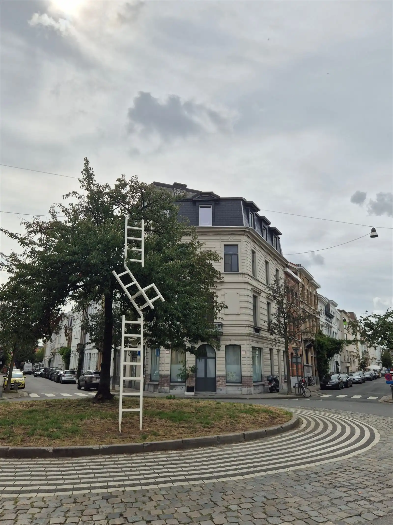 1-slpk Appartement aan de bruisende Dageraadplaats foto 9