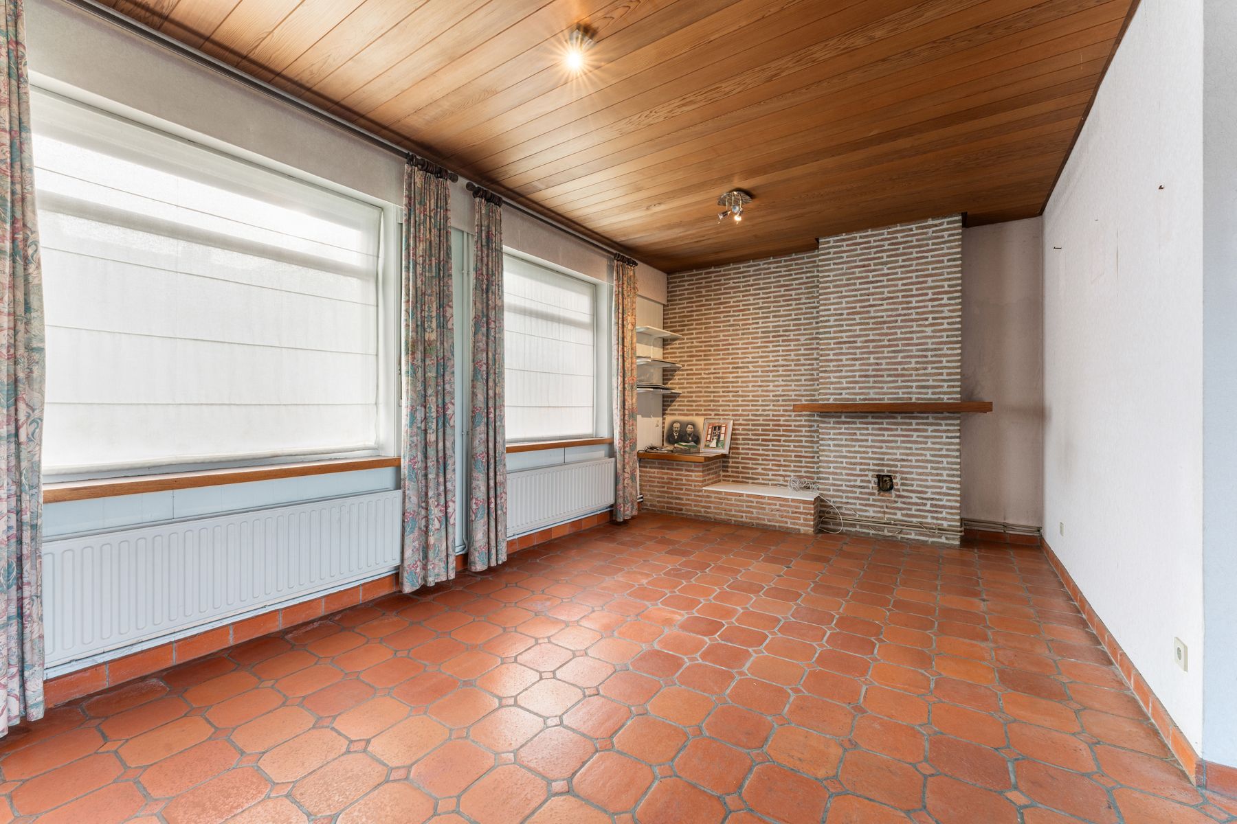 Te renoveren woning met uniek verzicht op 639m² foto 8