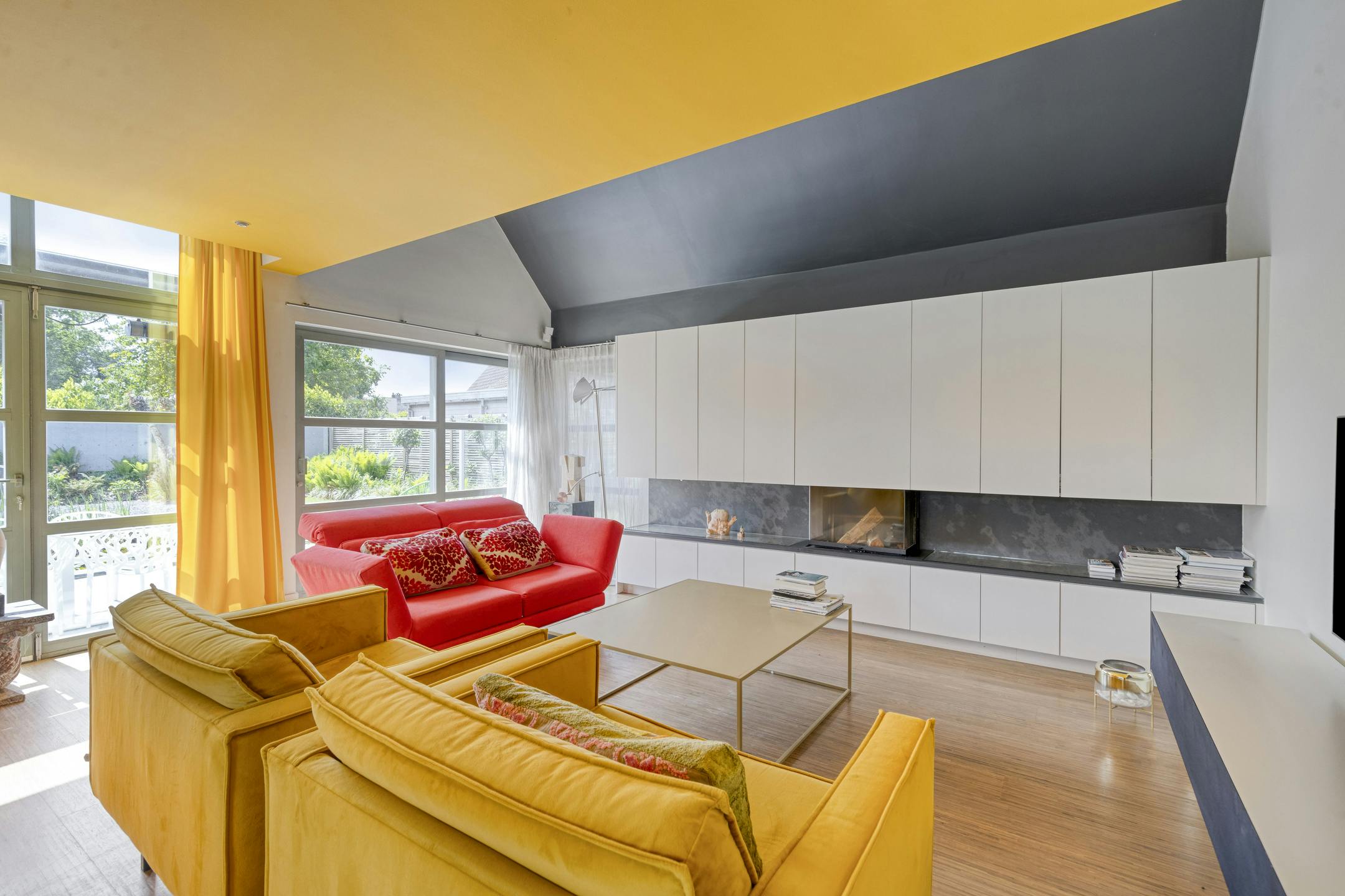 Villa met praktijkruimte op ruim perceel te koop te Brugge foto 5