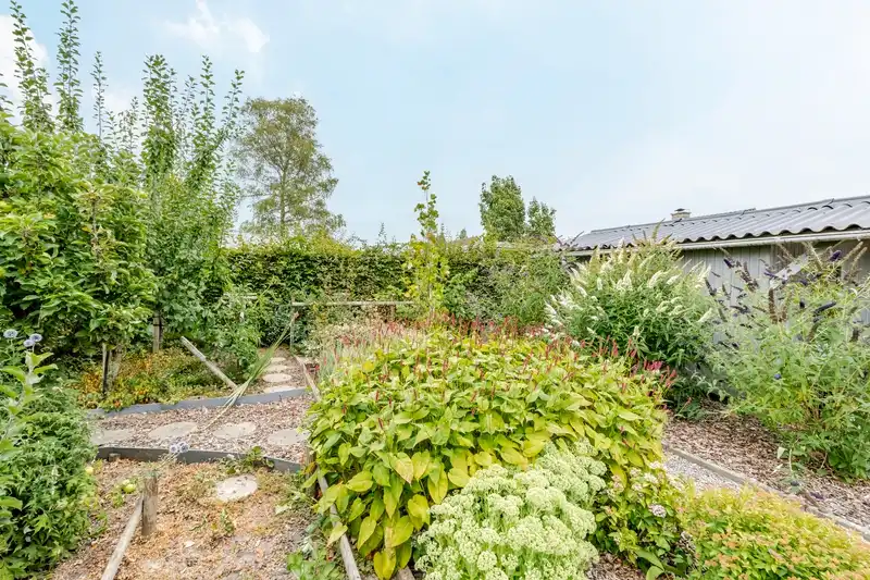 Roeselare : Unieke, strakke halfopen bebouwing met zuidgerichte tuin op toplocatie nabij het centrum. foto 16
