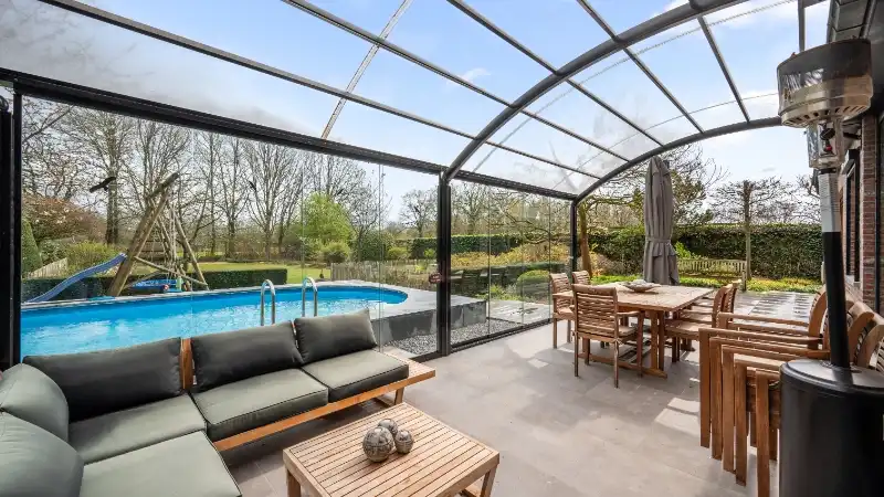 Ruime villa van 302m² op 36 are met zwembad en volledige onderkeldering foto 30