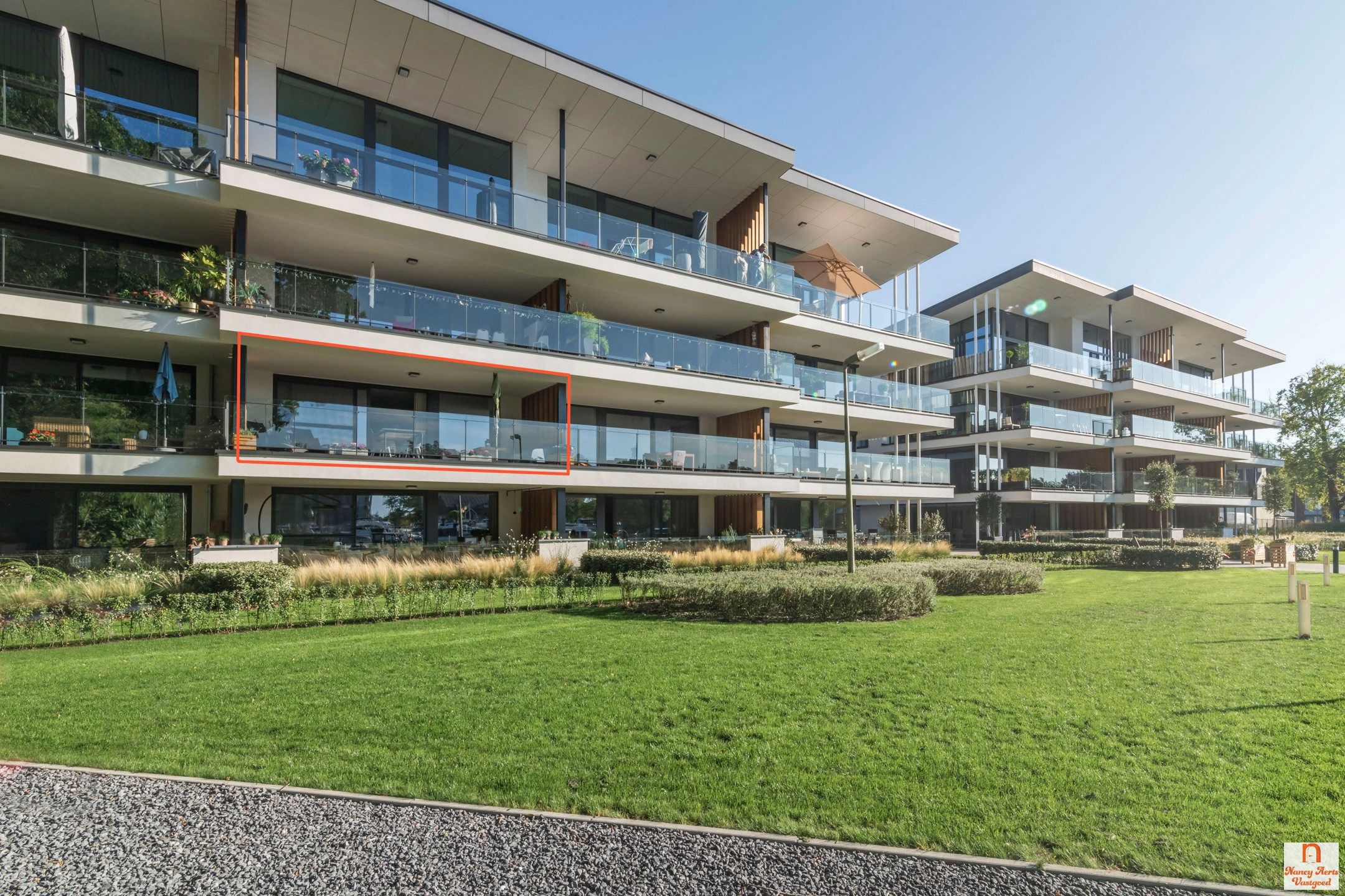 Exclusief wonen aan het water - inclusief 2 autostaanplaatsen foto 25