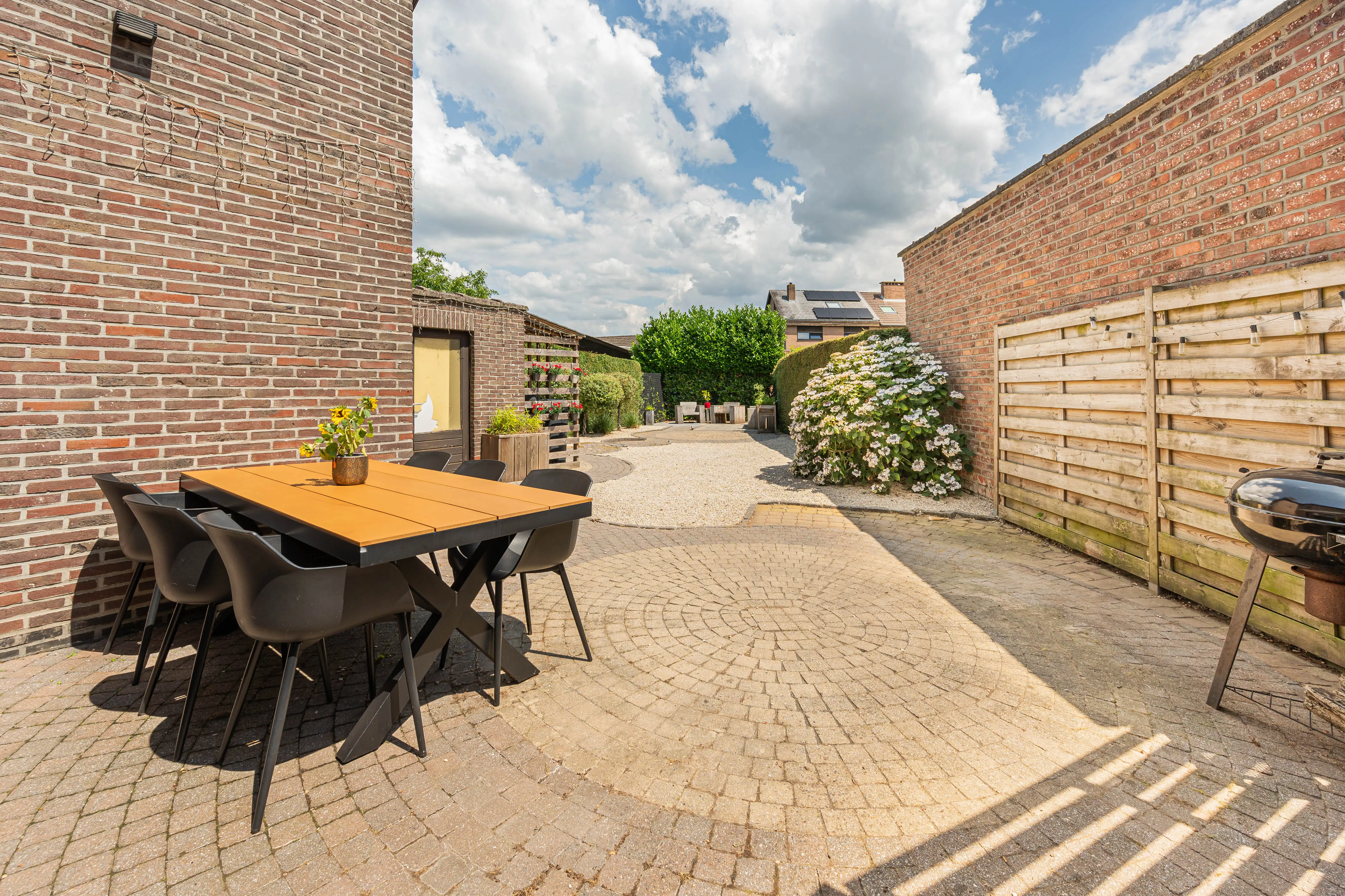 Ruime laagbouwvilla met 3 slaapkamers en zonnige tuin foto 6