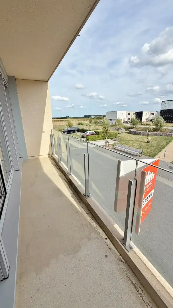 Recent, lichtrijk appartement met twee slaapkamers, zonnig terras en autostaanplaats.  foto 13