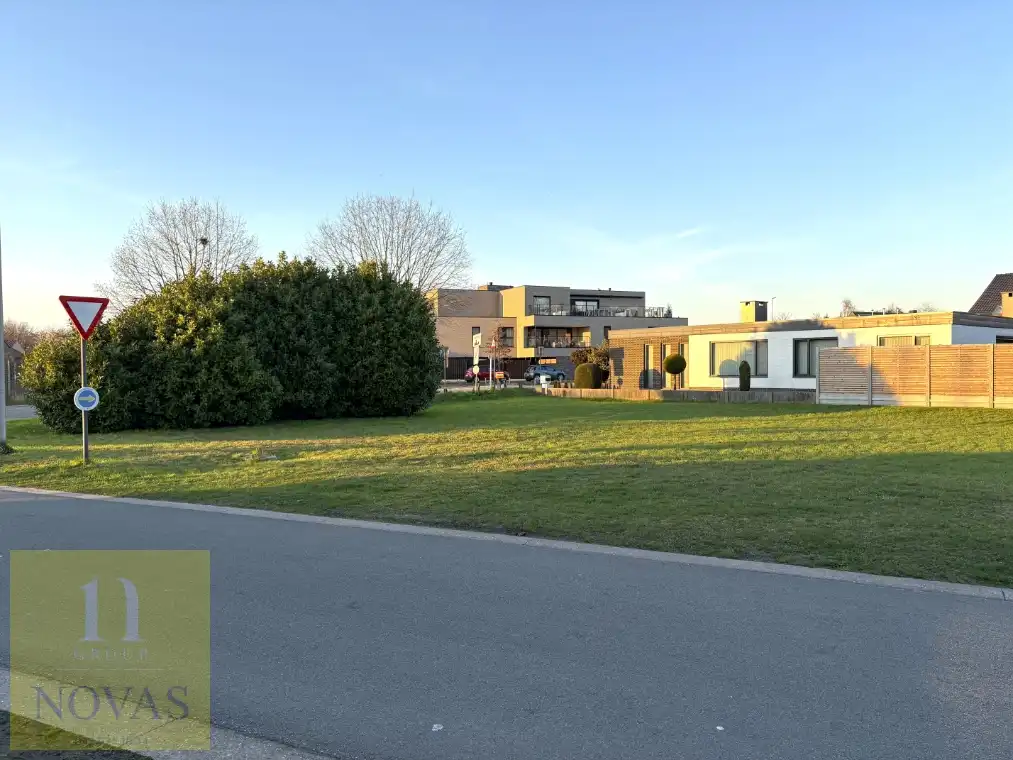 Mooie bouwgrond, dicht aan verbindingsweg en nabij centrum. foto 4