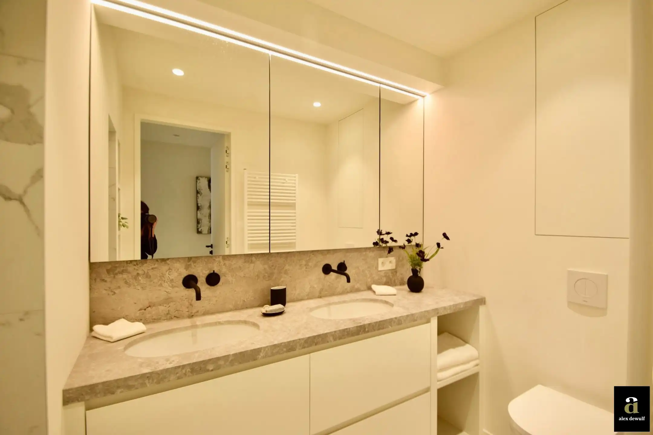 Lichtrijk gerenoveerd appartement nabij de winkels, het strand en de zee. foto 8