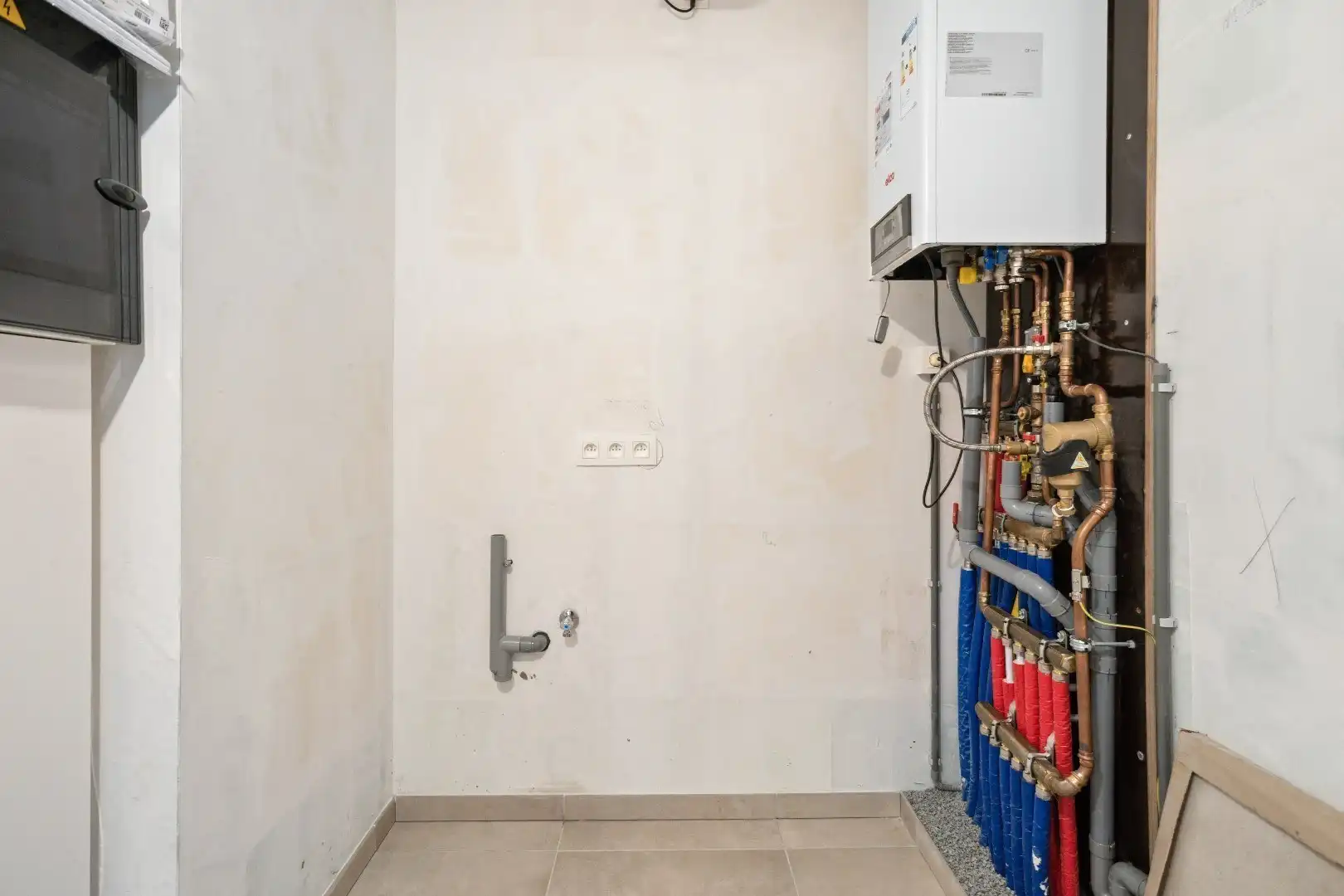 Ruim en energiezuinig 2-slaapkamerappartement met twee terrassen in centrum Ieper! foto 10