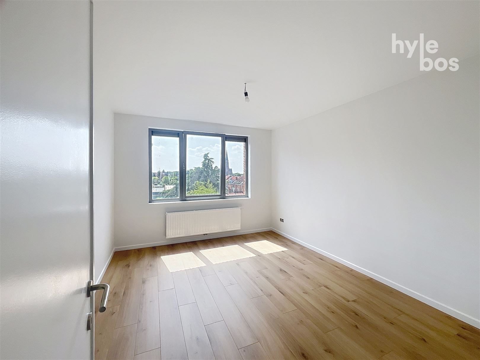 Centraal gelegen gerenoveerd 1 slaapkamer appartement foto 6