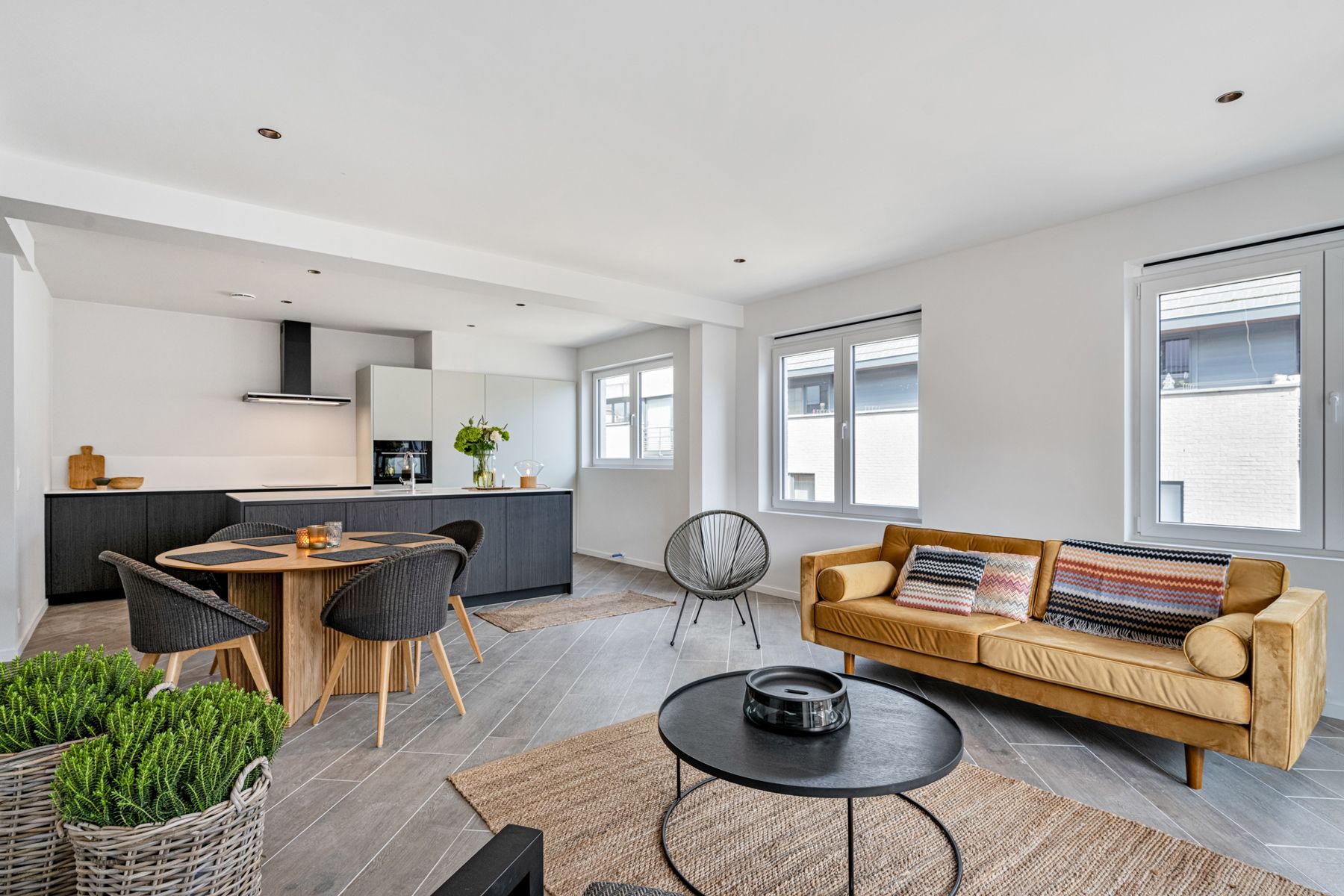 Stijlvol nieuwbouwappartement te huur in centrum foto 2