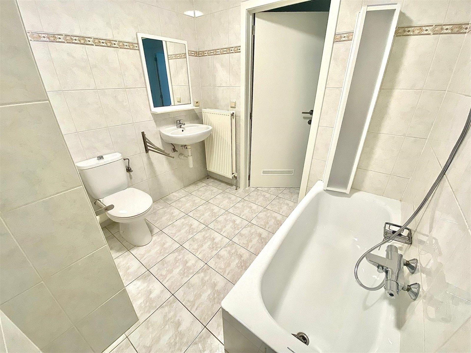 Appartement met twee slaapkamers te Aalst foto 9