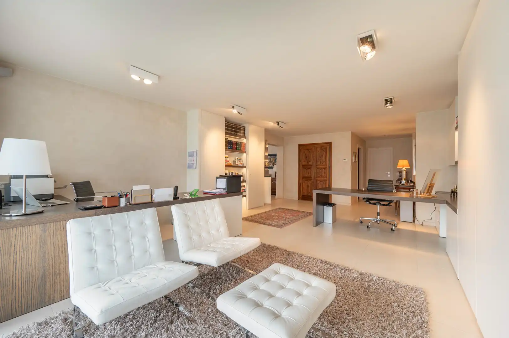 Uniek appartement van ongeveer 300 m2 met een prachtige privatieve tuin. foto 11