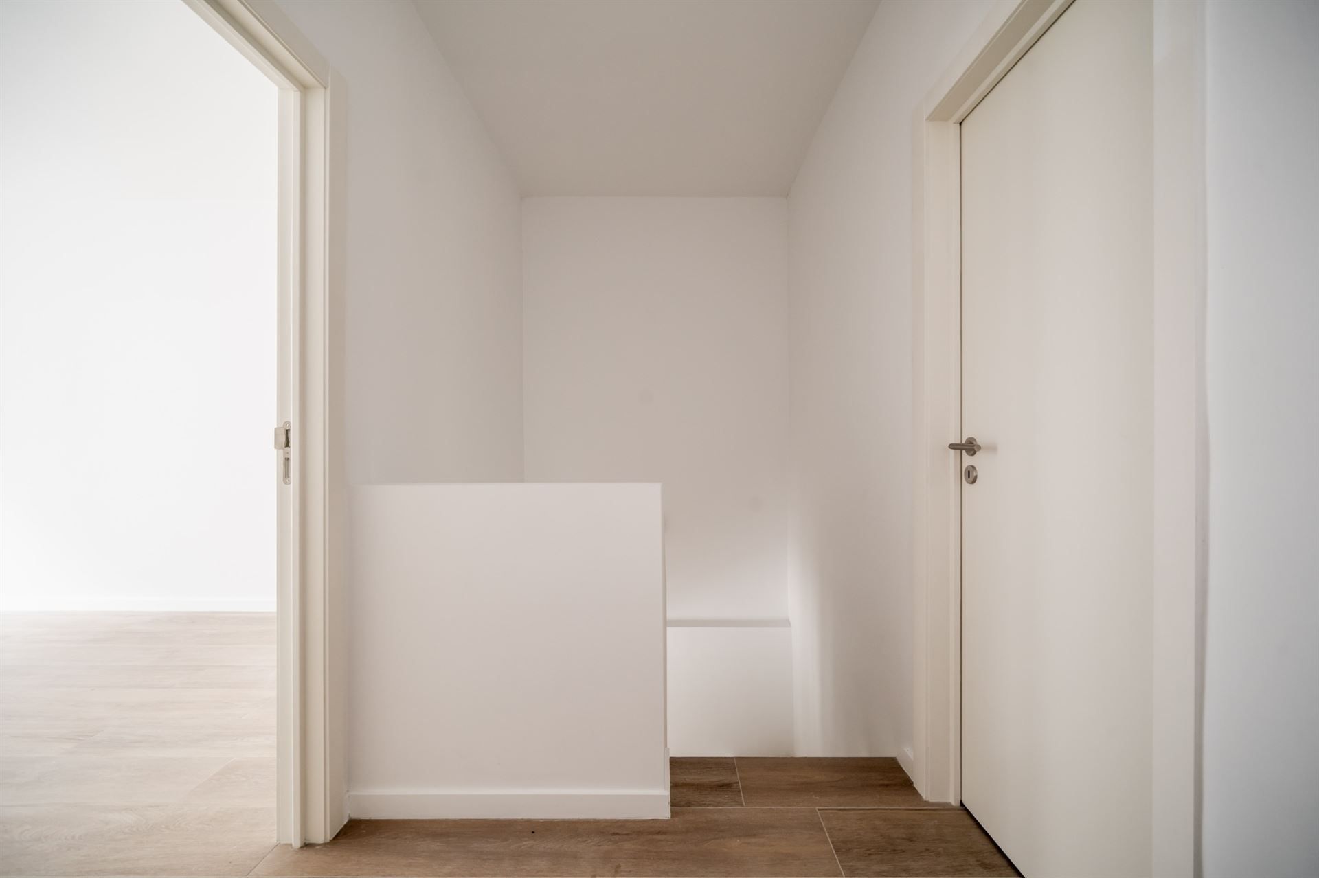 Prachtige nieuwe 2 slpk duplex met binnenplaats/terras ! foto 7