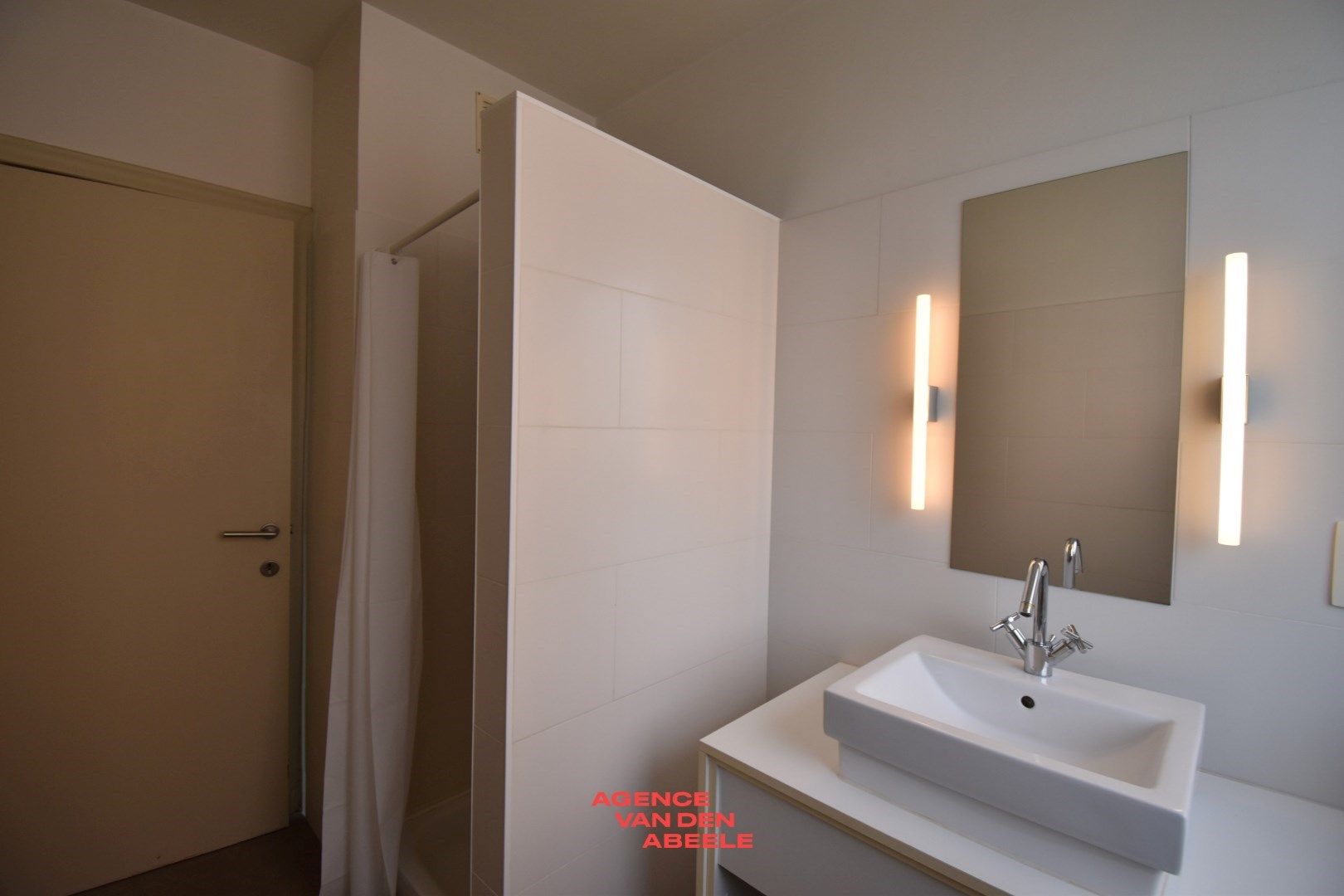 Instapklaar en charmant 2 slaapkamer appartement foto 8