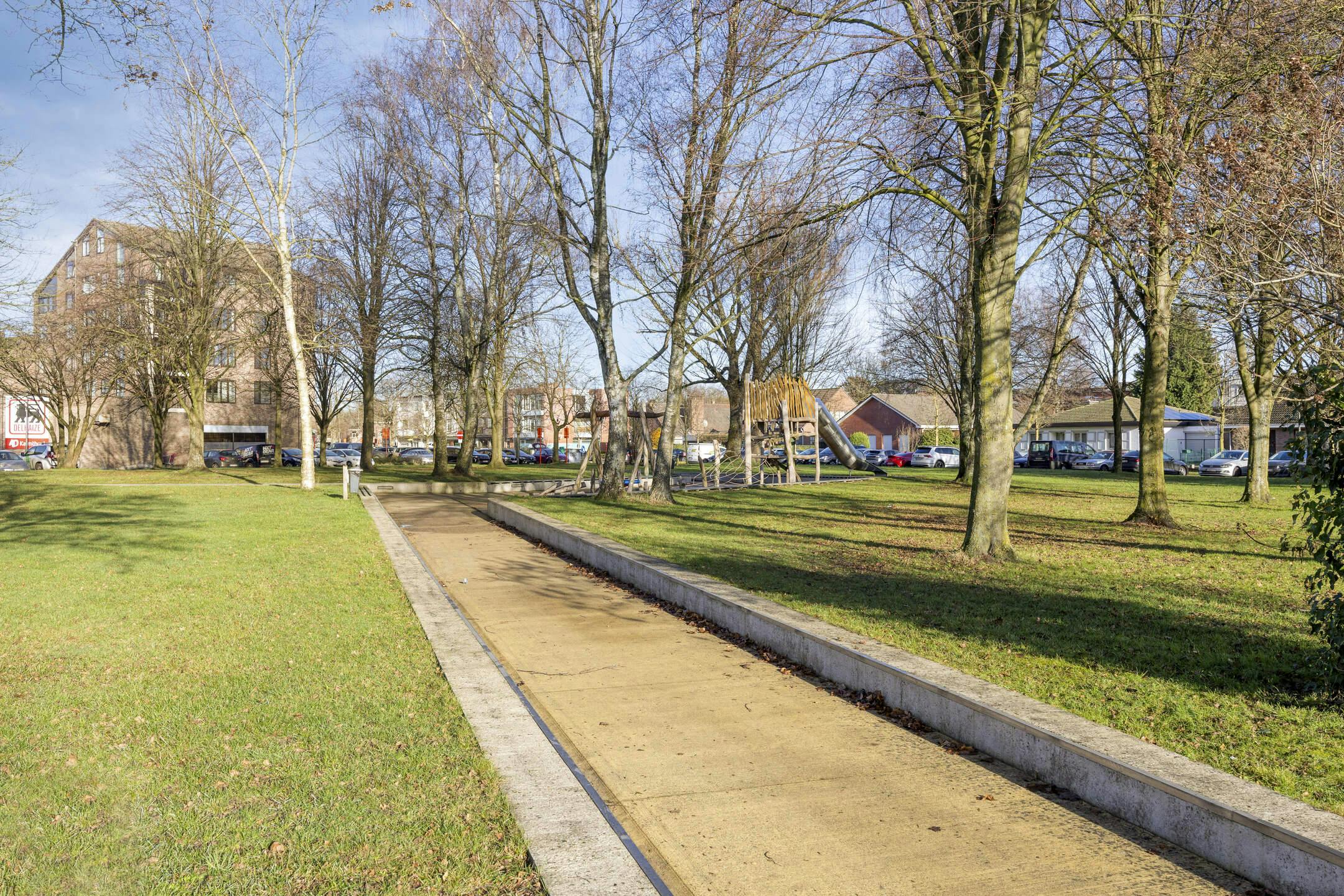 Halfopen bebouwing te Koop met 5 slaapkamers te Kalmthout! foto 30