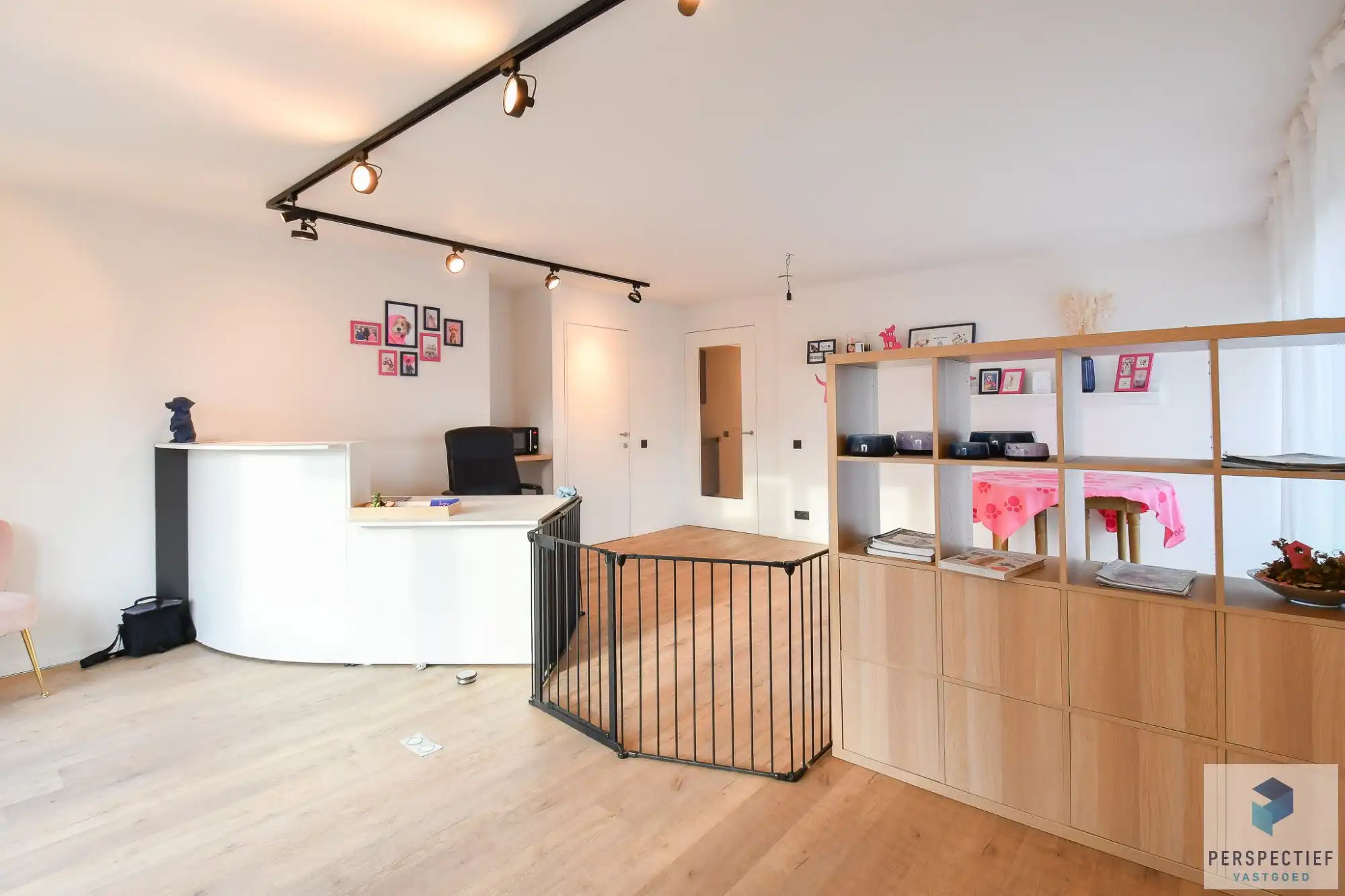 Strategisch gelegen handelsgelijkvloers op een zichtlocatie foto 3