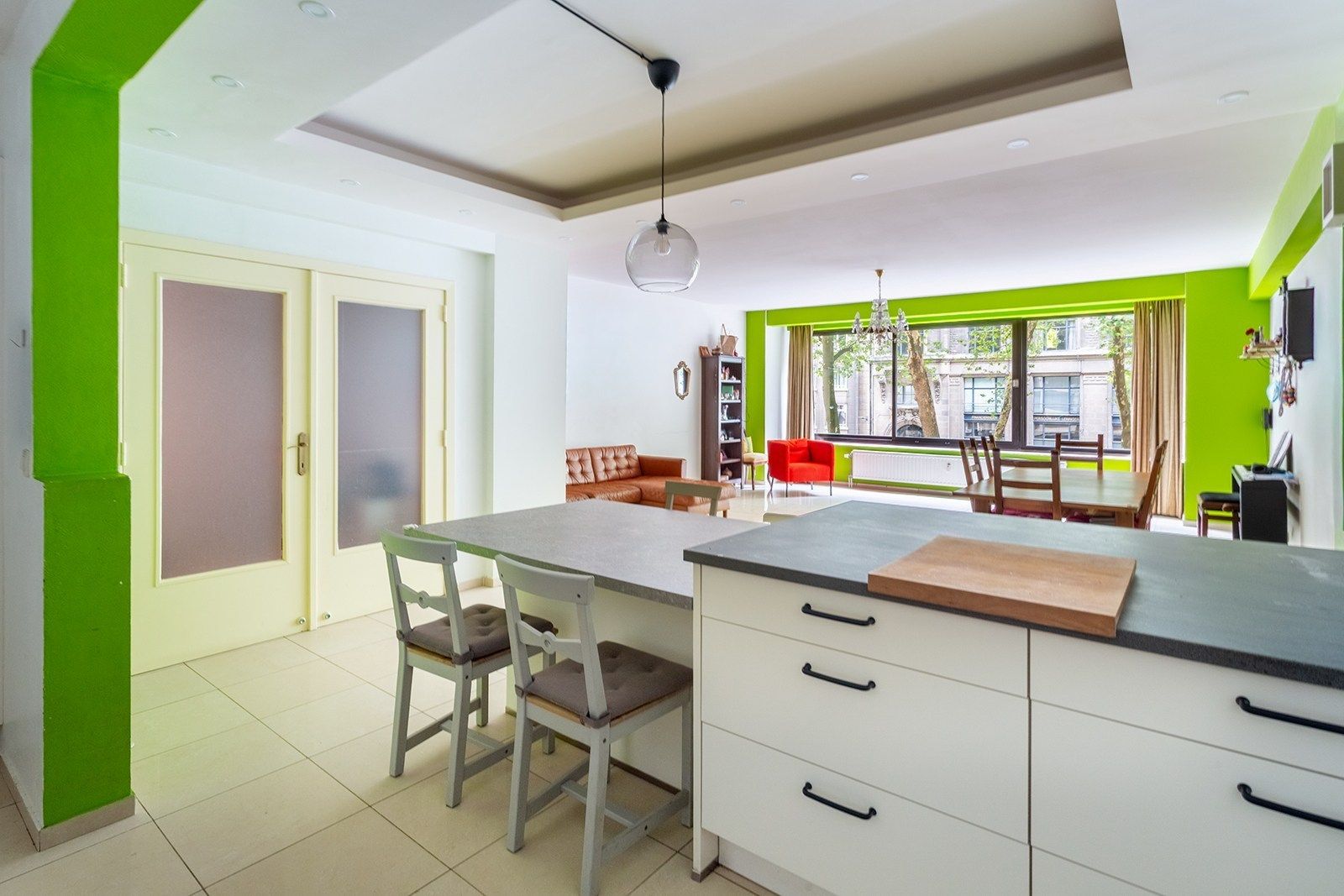 Uiterst ruim vierslaapkamer appartement tussen het Stadspark en de Theaterbuurt!  foto 12