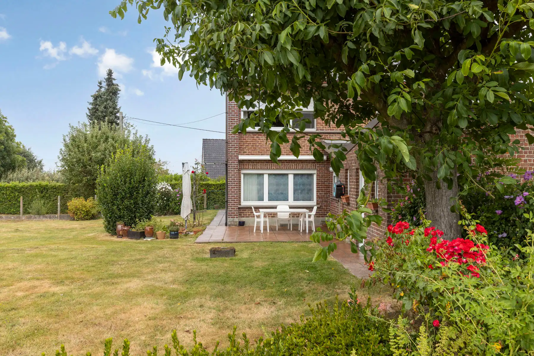 Landelijk gelegen huis met 4 kamers, garage & prachtige tuin foto 32