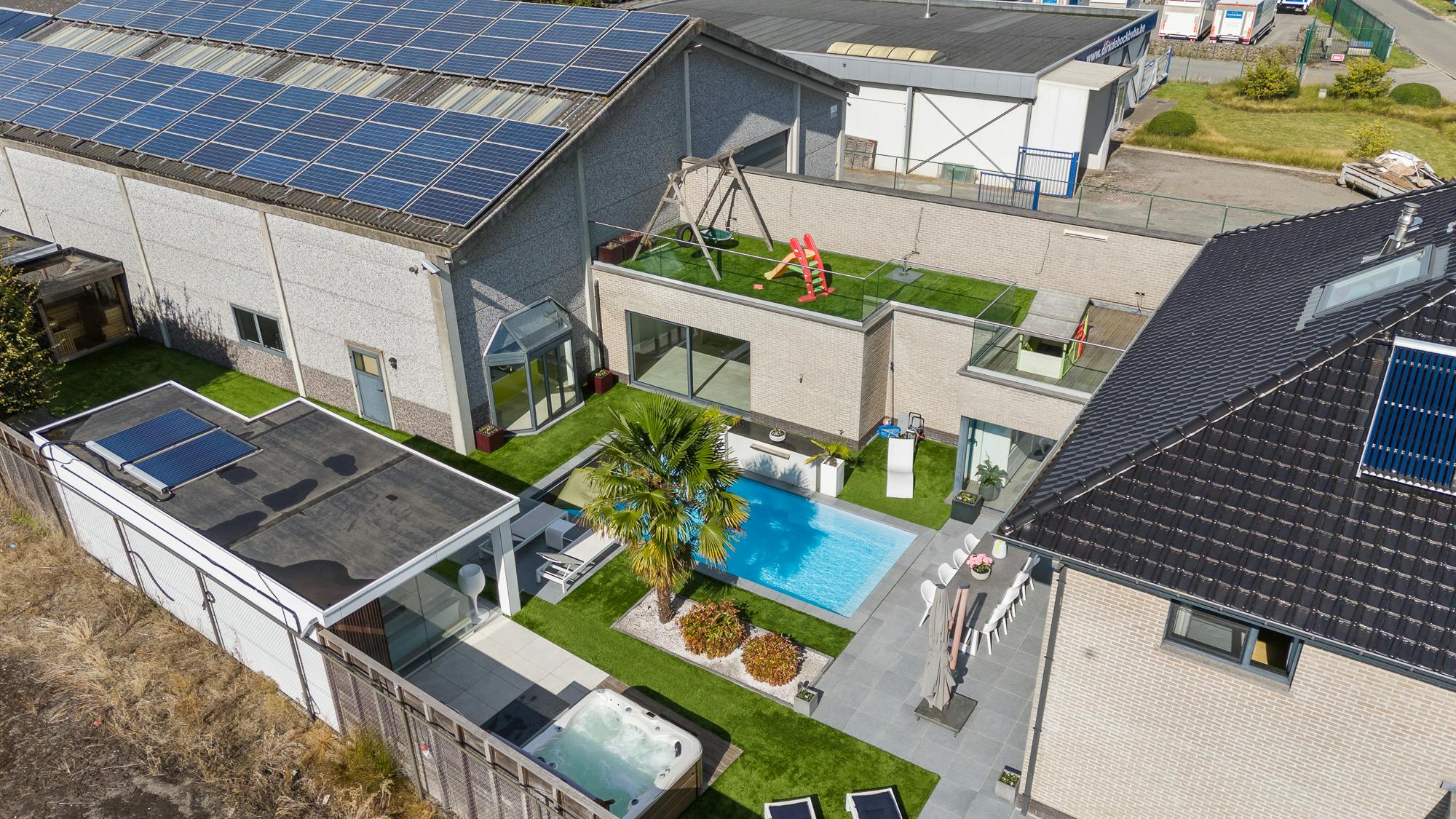 Luxe villa met exclusieve tuin en magazijn in KMO-zone foto 53