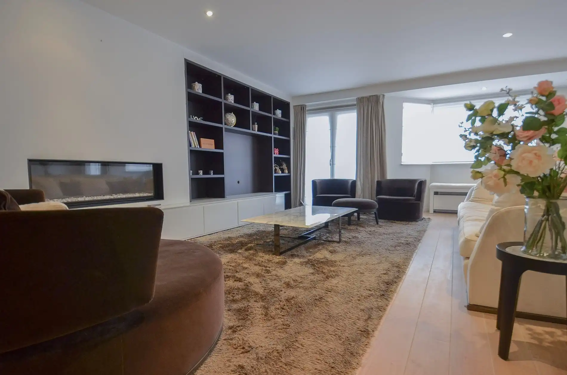 Topaanbieding – Uitzonderlijk ruim appartement gelegen in een stijlvolle residentie. foto 19