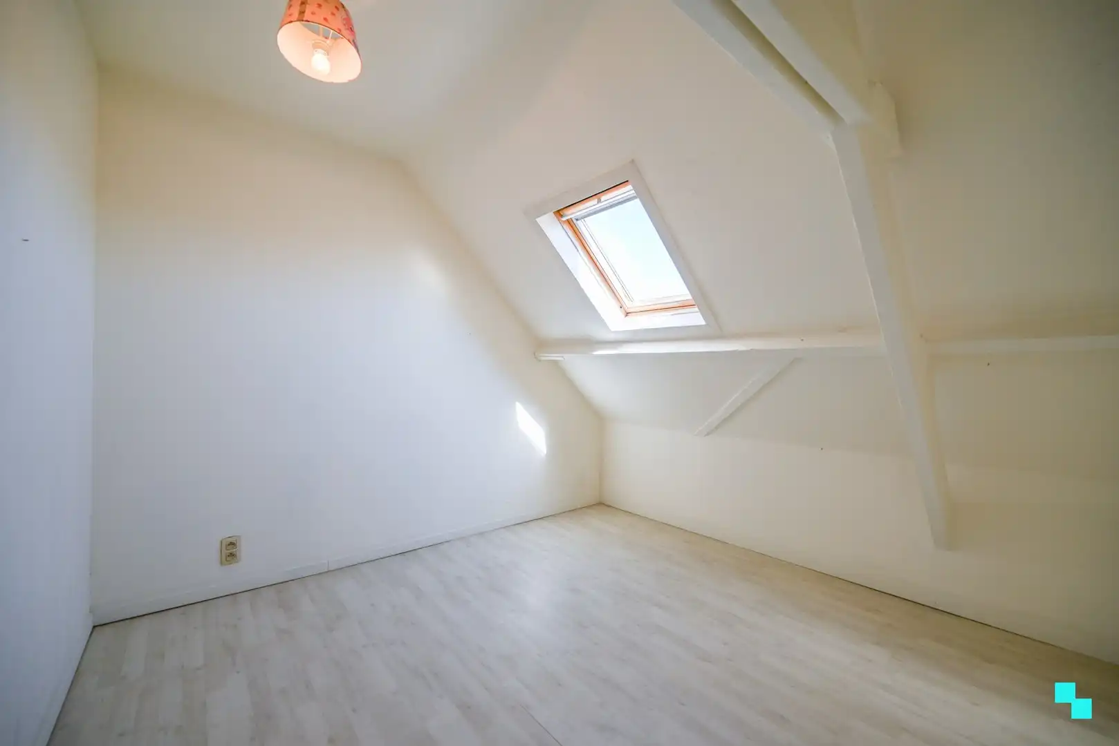 Op te frissen eengezinswoning met uitweg achteraan foto 31